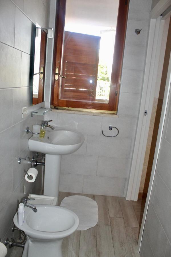 Lo Yacht Hotel Porto Cesareo Bagian luar foto